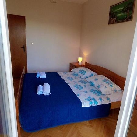 Apartman Dolores Kuciste Ngoại thất bức ảnh